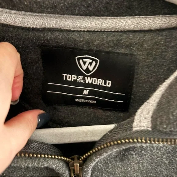 OHIO STATE Sweatshirt great condition- hardly ever worn. - Picture 4 of 4